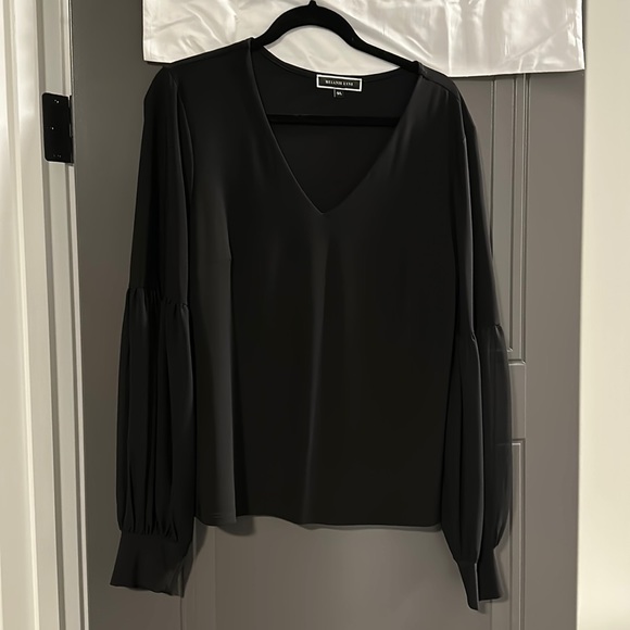 Black blouse with sheer sleeves - Picture 1 of 4